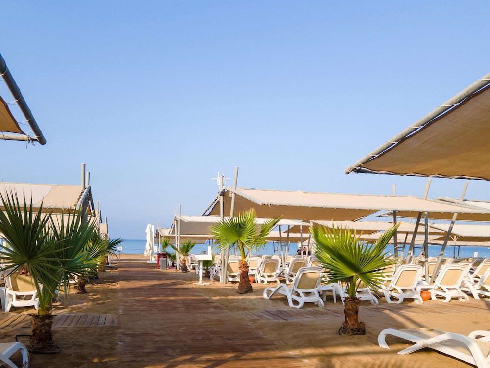 Royal Taj Mahal - All Inclusive — Outdoor in Side