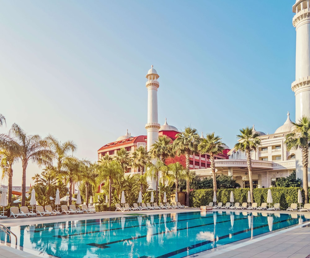 Royal Taj Mahal - All Inclusive — Pool in Side