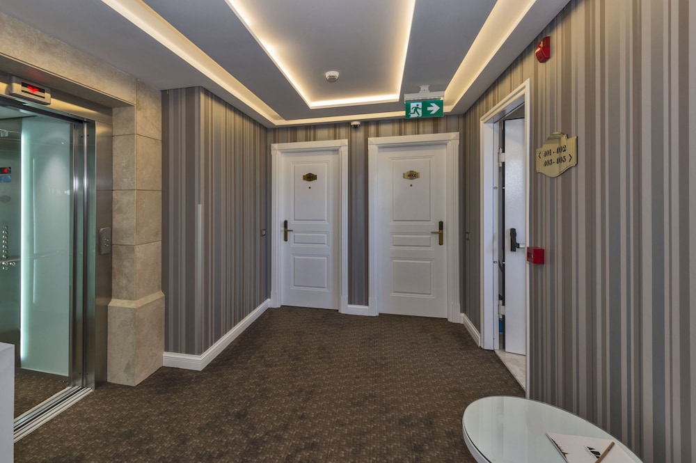 Ada Karakoy Hotel - Special Class — Hotel building in Istanbul, Istanbul