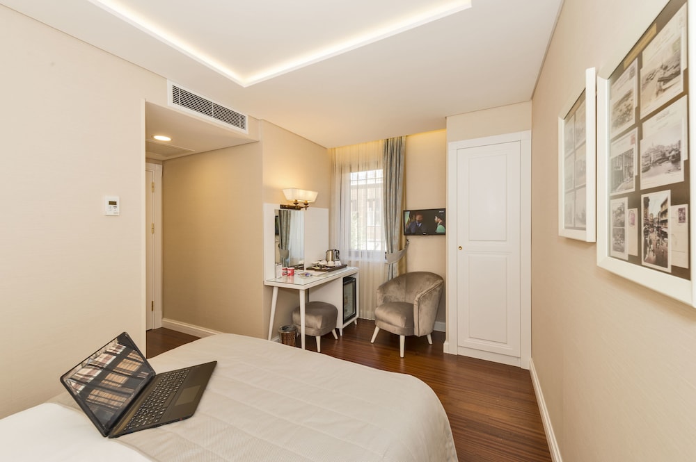 Ada Karakoy Hotel - Special Class — Hotel rooms in Istanbul, Istanbul