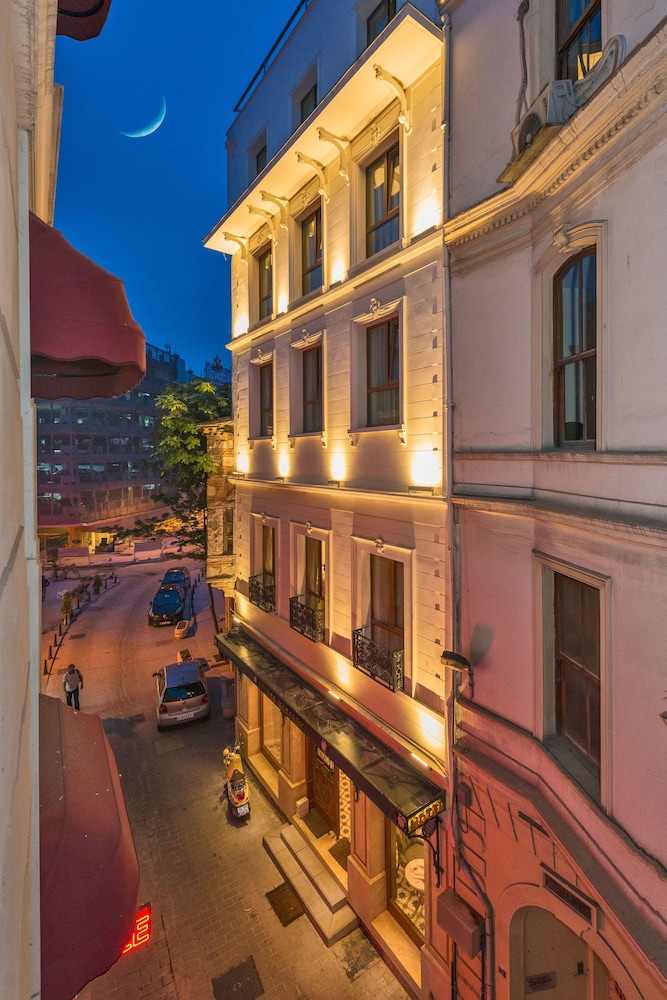Ada Karakoy Hotel - Special Class — Hotel building in Istanbul, Istanbul