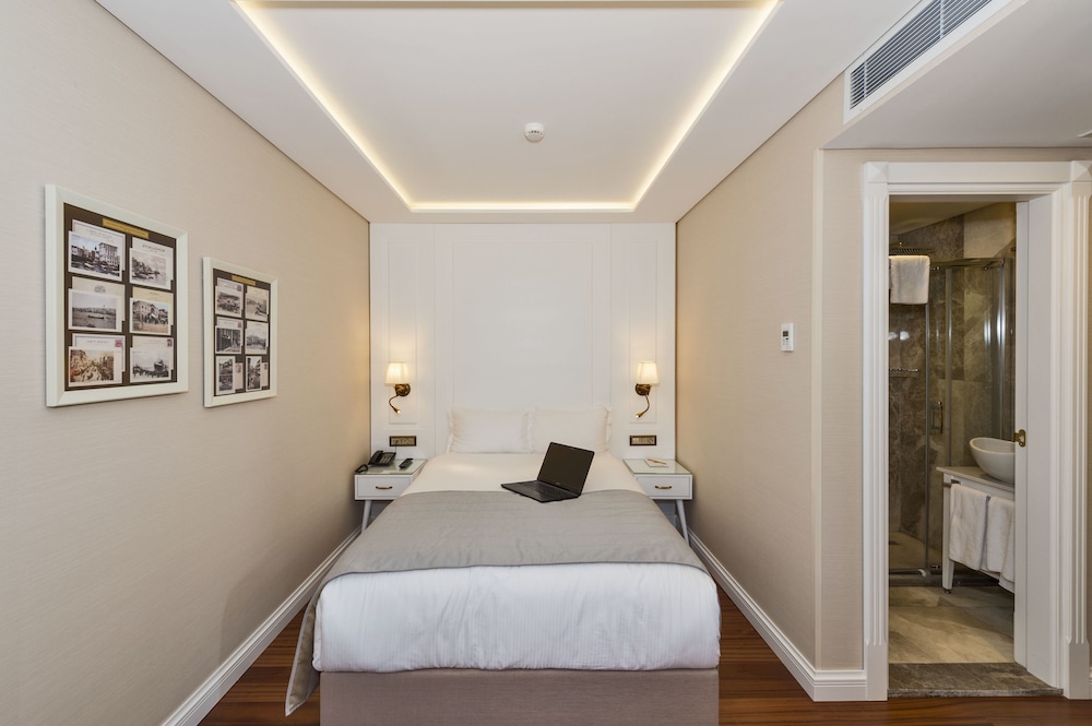 Ada Karakoy Hotel - Special Class — Hotel rooms in Istanbul, Istanbul