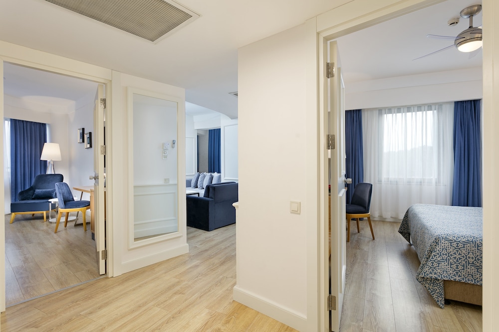 Limak Atlantis De Luxe Hotel & Resort - All Inclusive — Hotel rooms in Belek