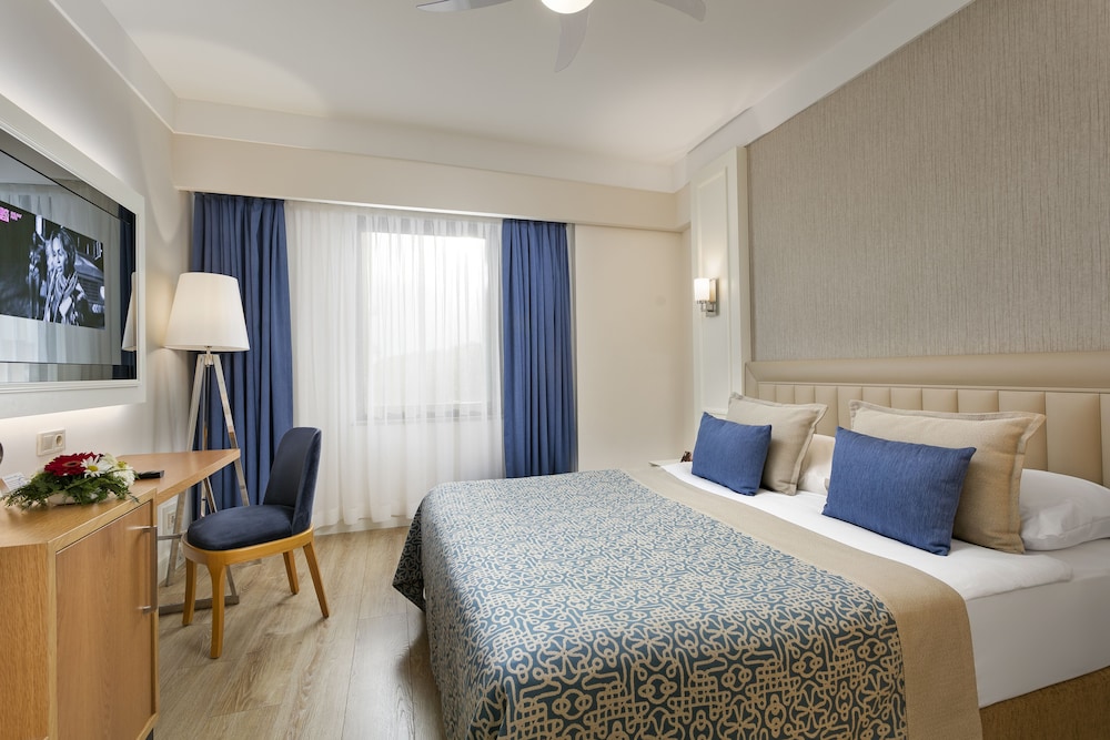 Limak Atlantis De Luxe Hotel & Resort - All Inclusive — Rooms in Belek