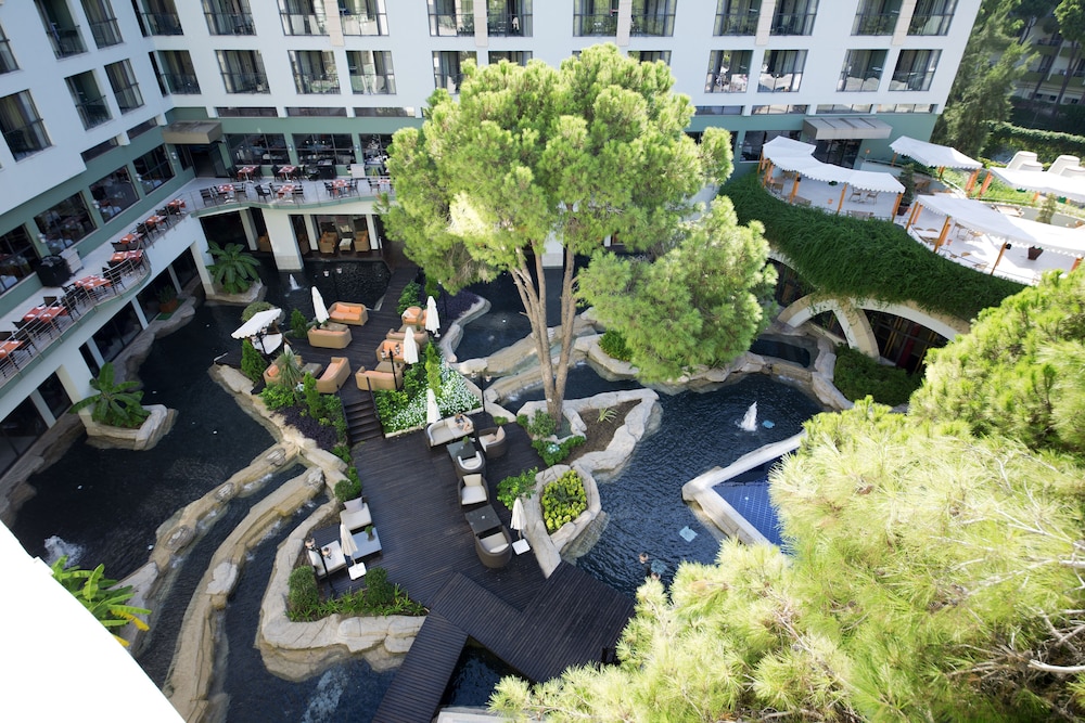 Limak Atlantis De Luxe Hotel & Resort - All Inclusive — Outdoor in Belek