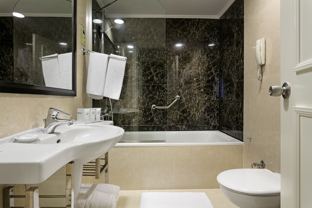 Limak Atlantis De Luxe Hotel & Resort - All Inclusive — Rooms in Belek