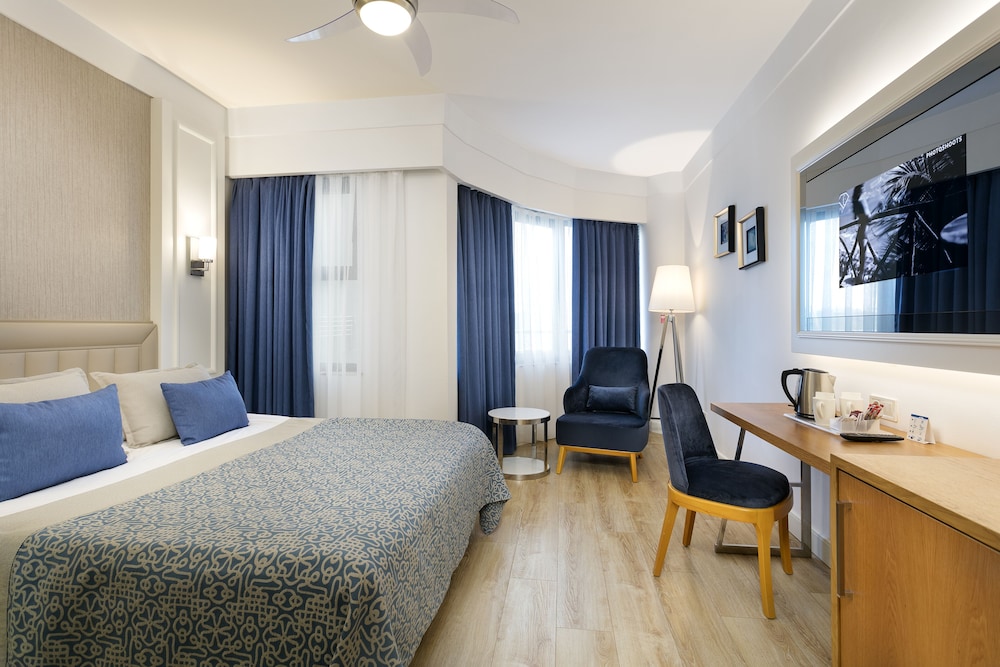 Limak Atlantis De Luxe Hotel & Resort - All Inclusive — Rooms in Belek