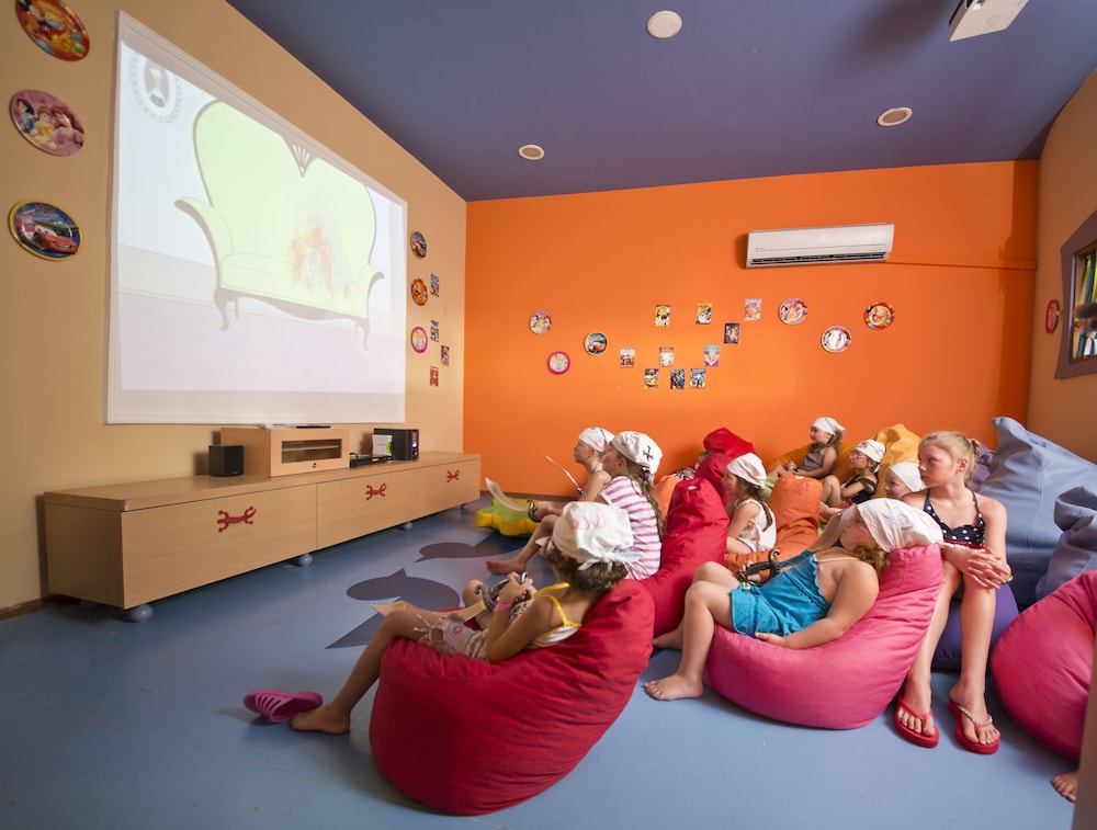 Limak Atlantis De Luxe Hotel & Resort - All Inclusive — Attractions for children in Belek
