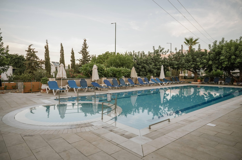 Dionysos Apartments and Studios — Main photo in Stalida