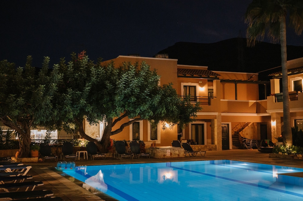 Dionysos Apartments and Studios — Swimming pool in Stalida