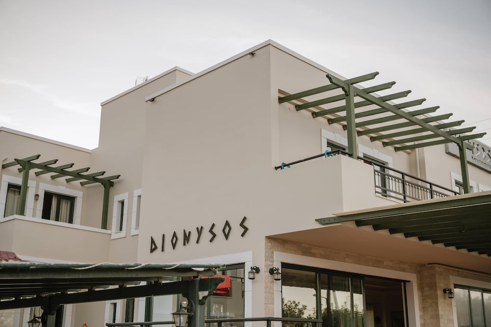 Dionysos Apartments and Studios — Hotel building in Stalida