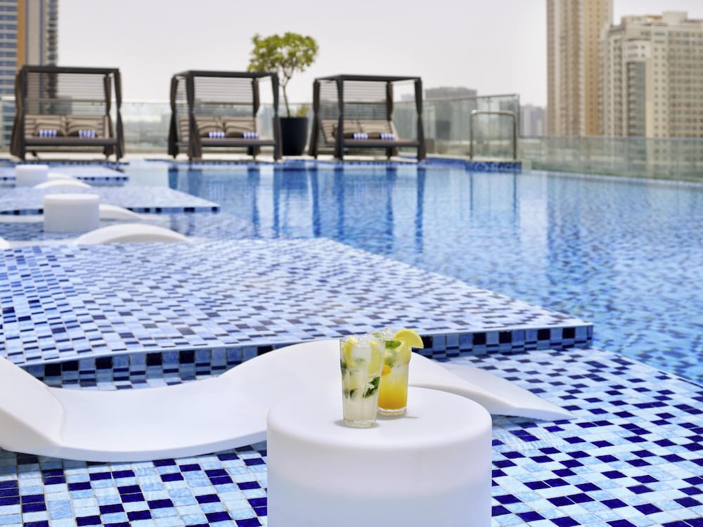 Mövenpick Hotel Jumeirah Village Triangle — Swimming pool in Dubai