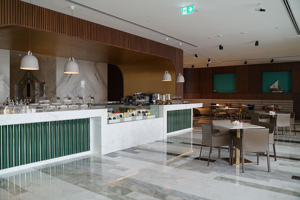 Mövenpick Hotel Jumeirah Village Triangle — Restaurant & bars in Dubai