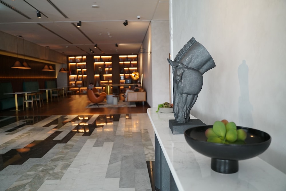 Mövenpick Hotel Jumeirah Village Triangle — Hotel building in Dubai
