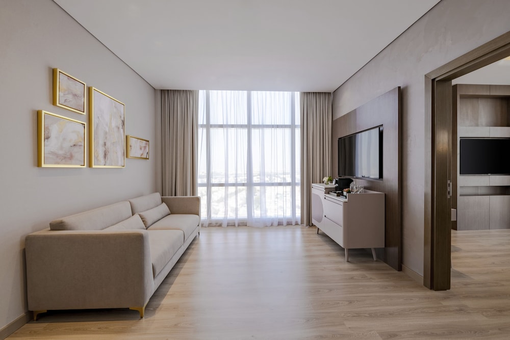 Mövenpick Hotel Jumeirah Village Triangle — Hotel rooms in Dubai