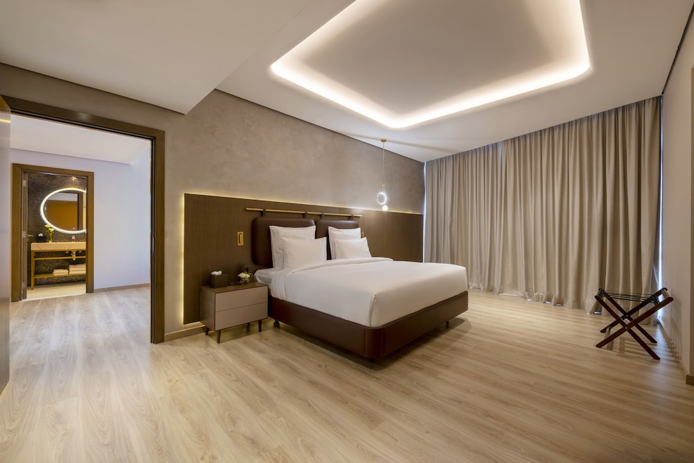 Mövenpick Hotel Jumeirah Village Triangle — Hotel rooms in Dubai