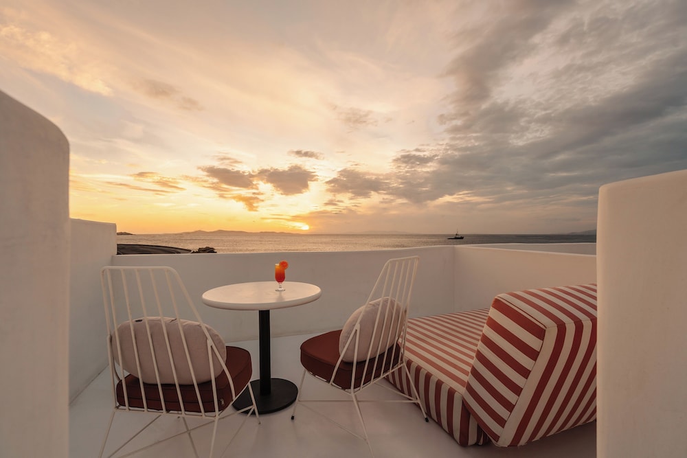 Croco Mykonos — Restaurant & bars in Tourlos, South Aegean
