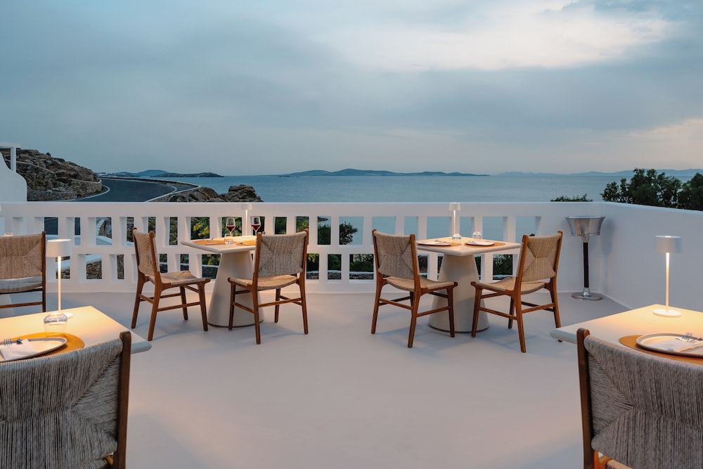 Croco Mykonos — Restaurant & bars in Tourlos, South Aegean