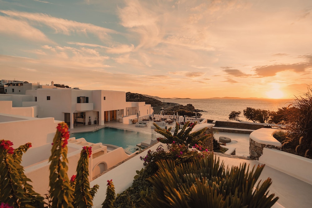 Croco Mykonos — Swimming pool in Tourlos, South Aegean