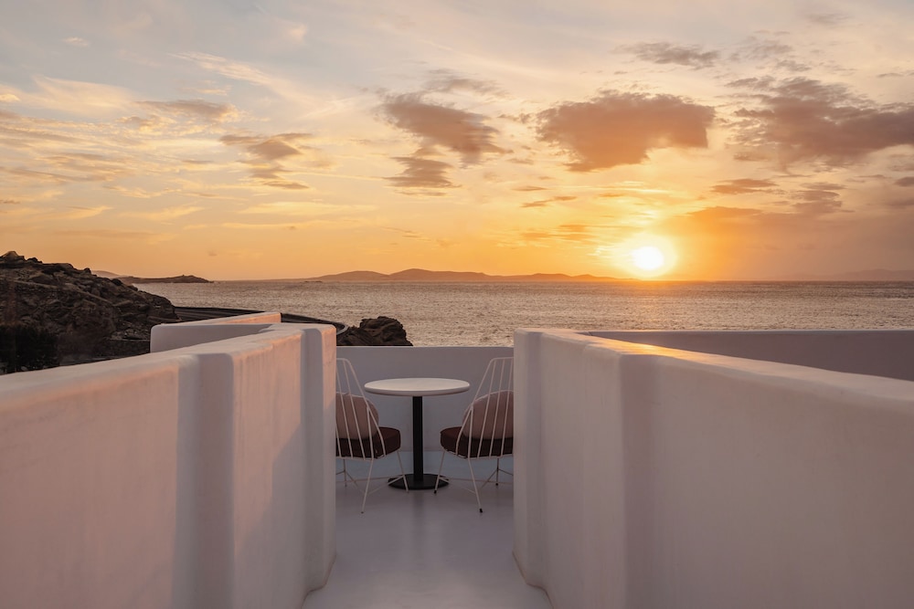 Croco Mykonos — Restaurant & bars in Tourlos, South Aegean