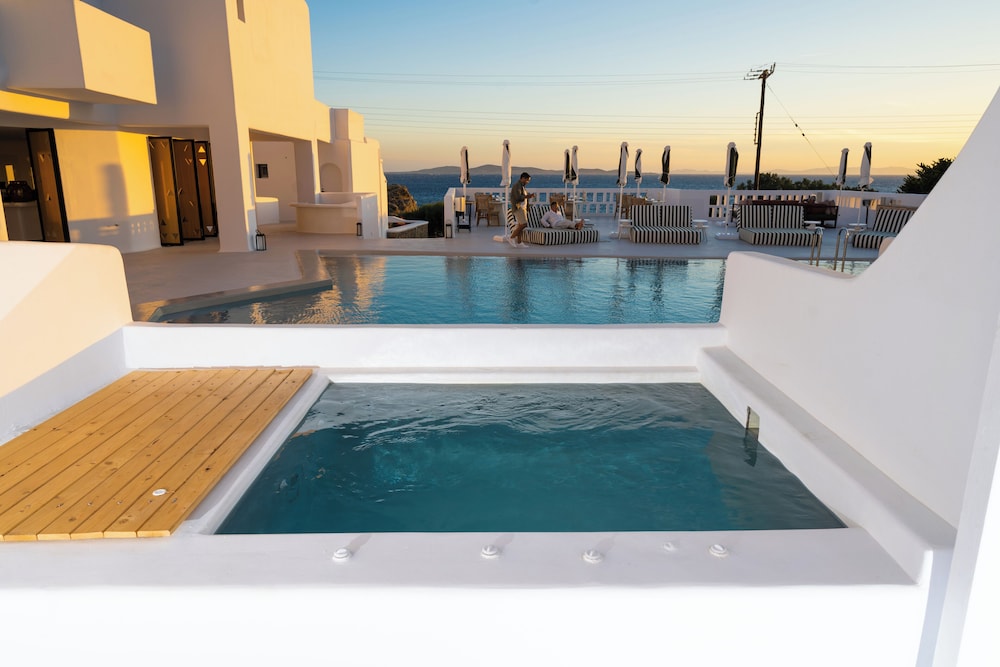 Croco Mykonos — Swimming pool in Tourlos, South Aegean