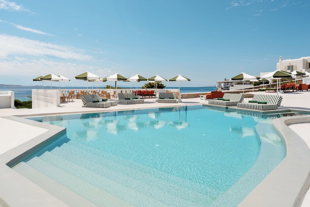 Croco Mykonos — Swimming pool in Tourlos, South Aegean