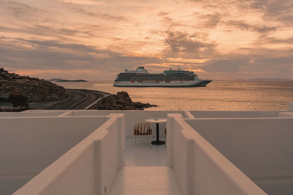 Croco Mykonos — Attractions in the area in Tourlos, South Aegean