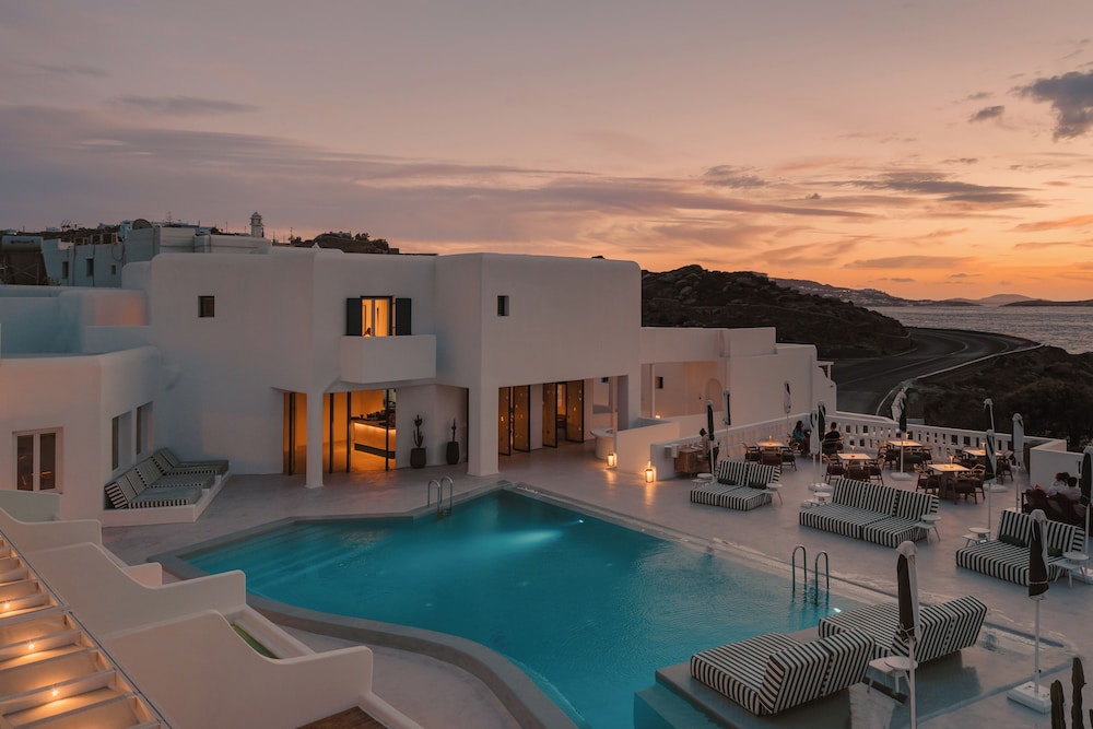 Croco Mykonos — Swimming pool in Tourlos, South Aegean