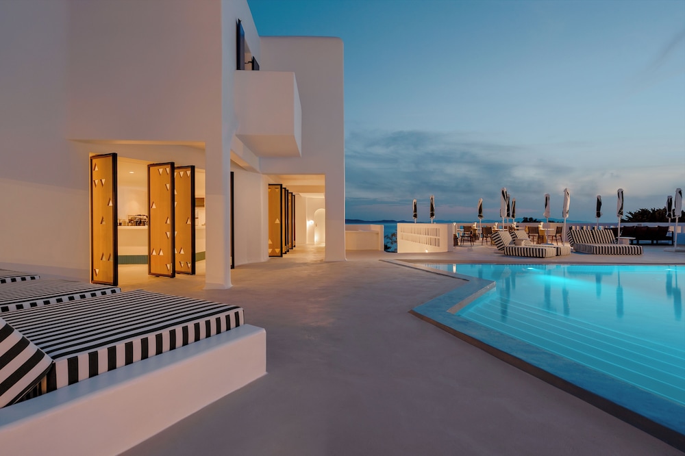 Croco Mykonos — Swimming pool in Tourlos, South Aegean