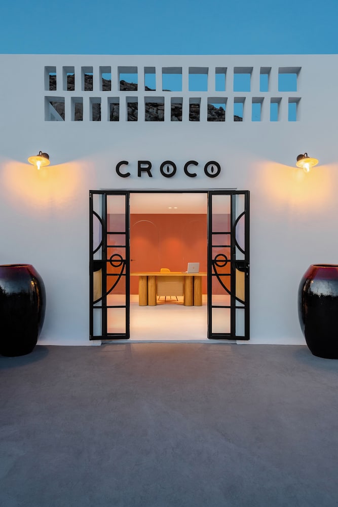 Croco Mykonos — Hotel building in Tourlos, South Aegean