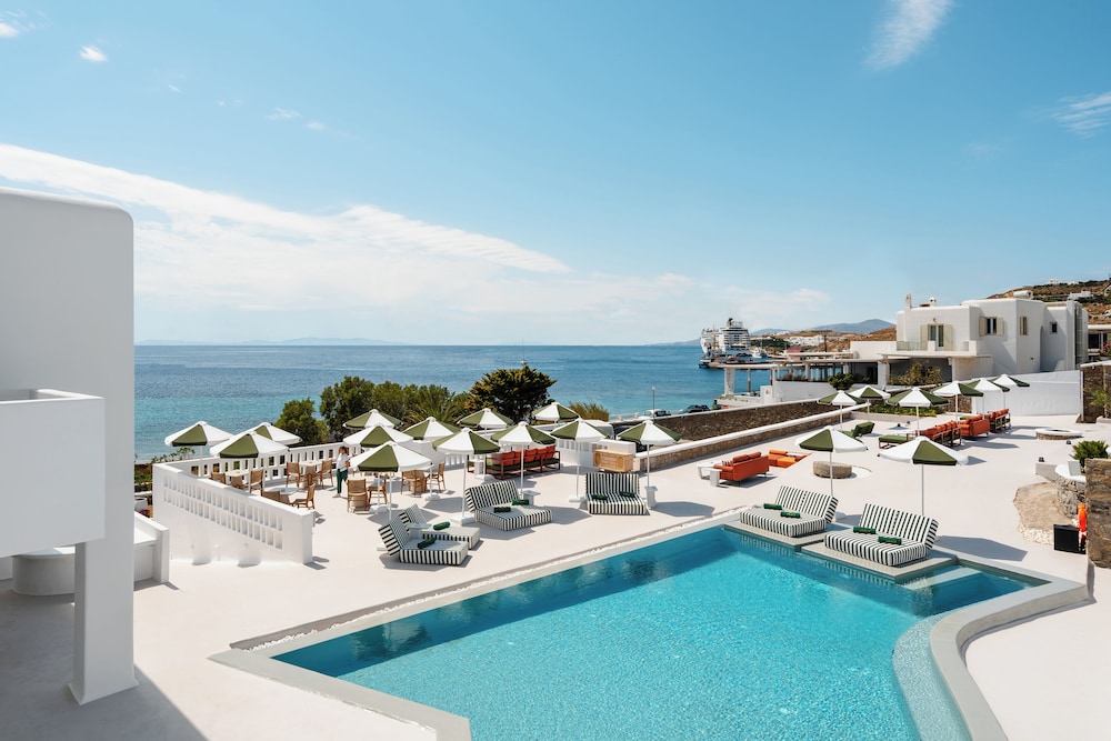 Croco Mykonos — Swimming pool in Tourlos, South Aegean