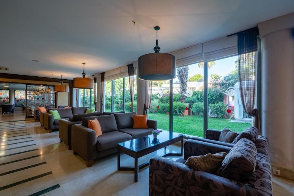 Palmeras Beach Hotel — Hotel rooms in Alanya