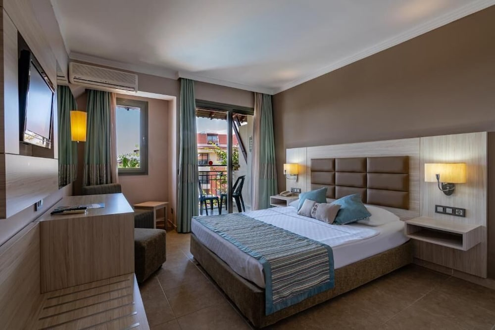 Palmeras Beach Hotel — Hotel rooms in Alanya