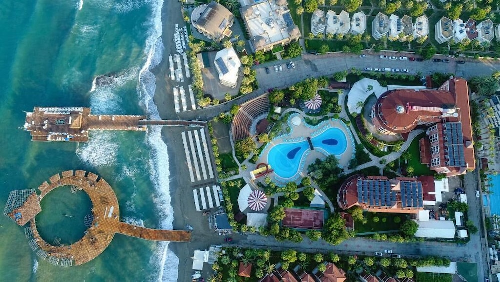 Palmeras Beach Hotel — Beach in Alanya