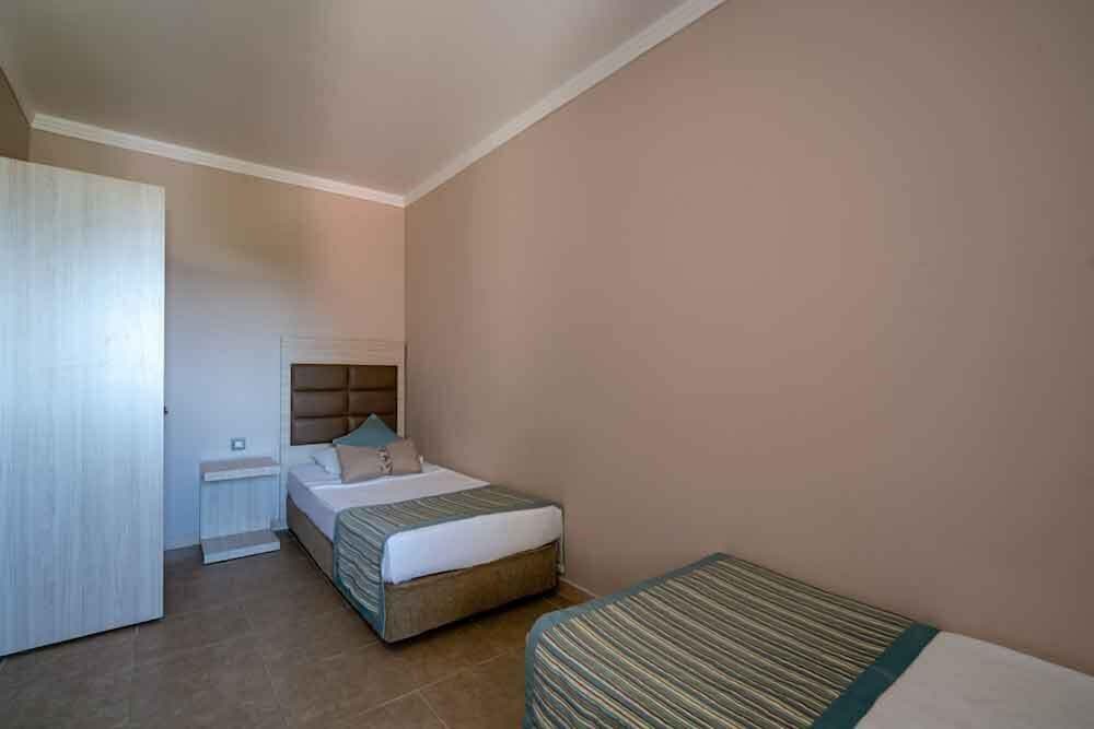 Palmeras Beach Hotel — Hotel rooms in Alanya