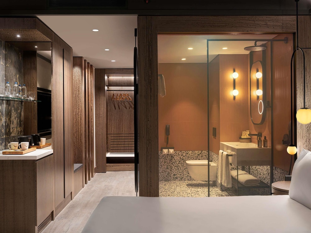 Mövenpick Hotel Istanbul Marmara Sea — Hotel rooms in Istanbul, Istanbul