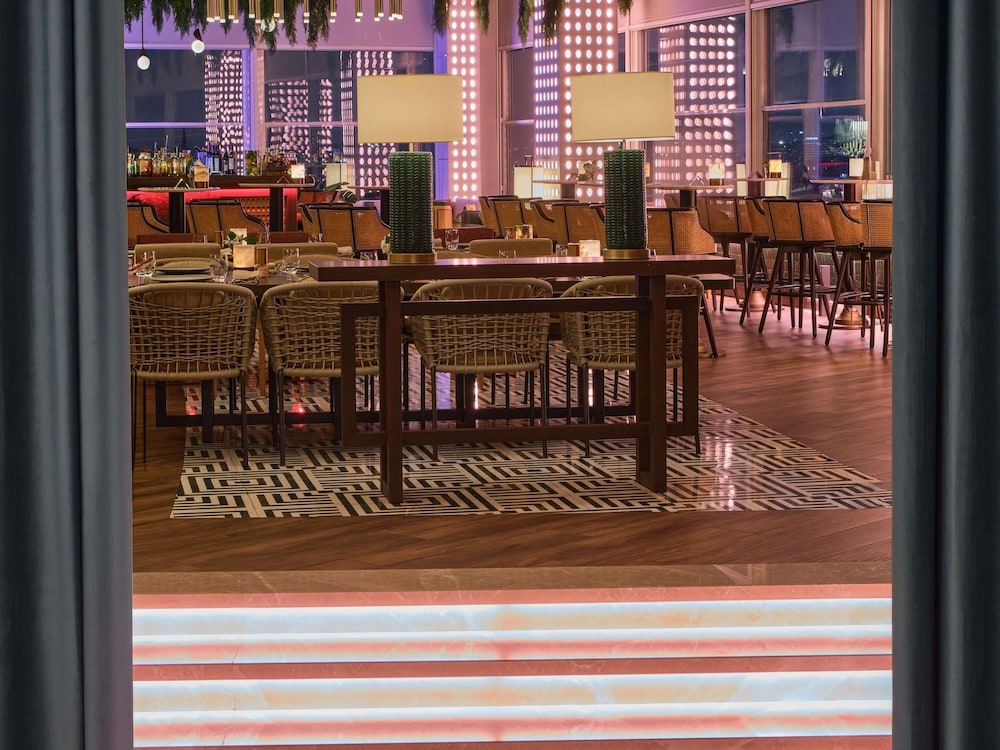 Mövenpick Hotel Istanbul Marmara Sea — Restaurant & bars in Istanbul, Istanbul