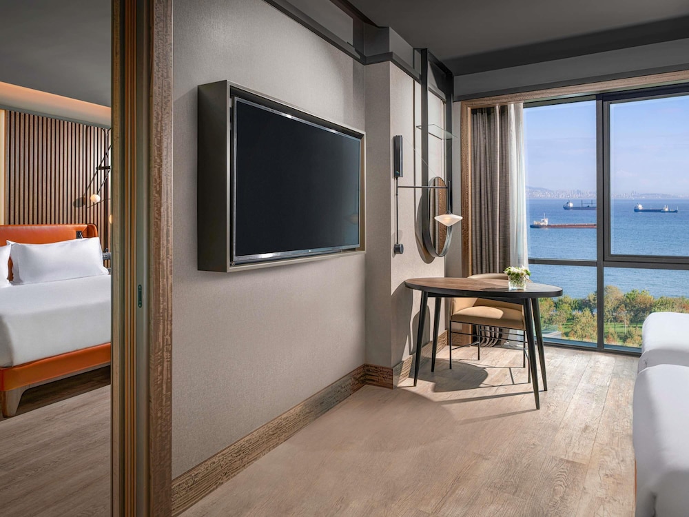 Mövenpick Hotel Istanbul Marmara Sea — Hotel rooms in Istanbul, Istanbul
