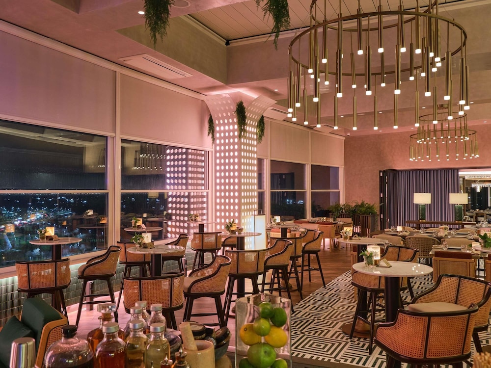 Mövenpick Hotel Istanbul Marmara Sea — Restaurant & bars in Istanbul, Istanbul