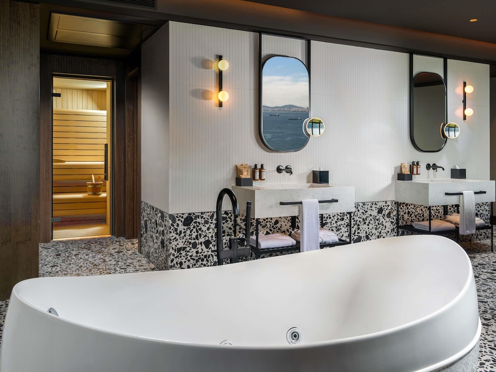 Mövenpick Hotel Istanbul Marmara Sea — Spa in Istanbul, Istanbul