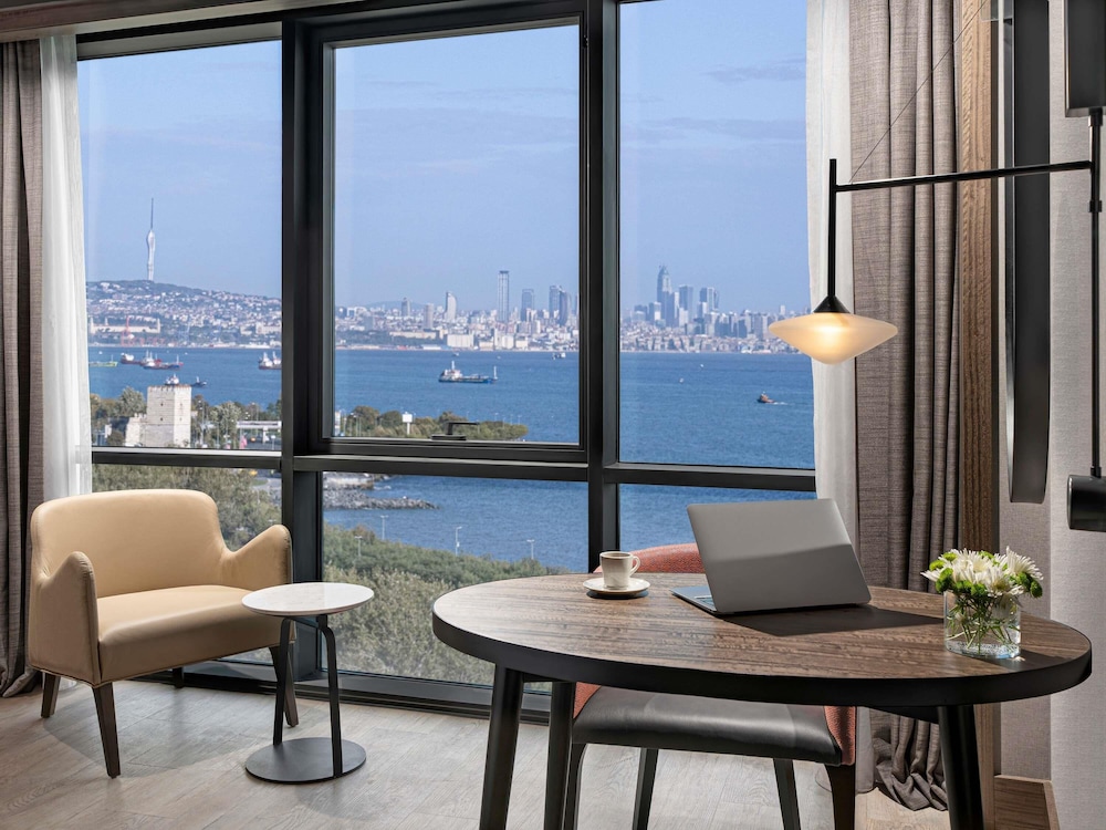Mövenpick Hotel Istanbul Marmara Sea — Hotel rooms in Istanbul, Istanbul