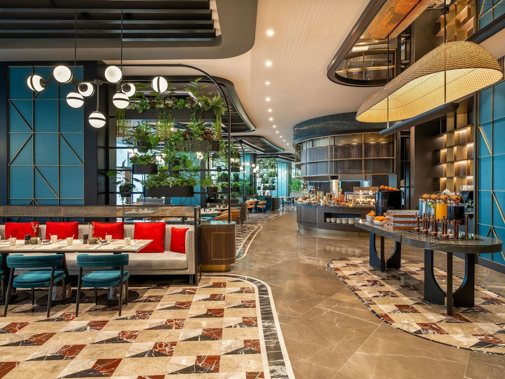Mövenpick Hotel Istanbul Marmara Sea — Restaurant & bars in Istanbul, Istanbul