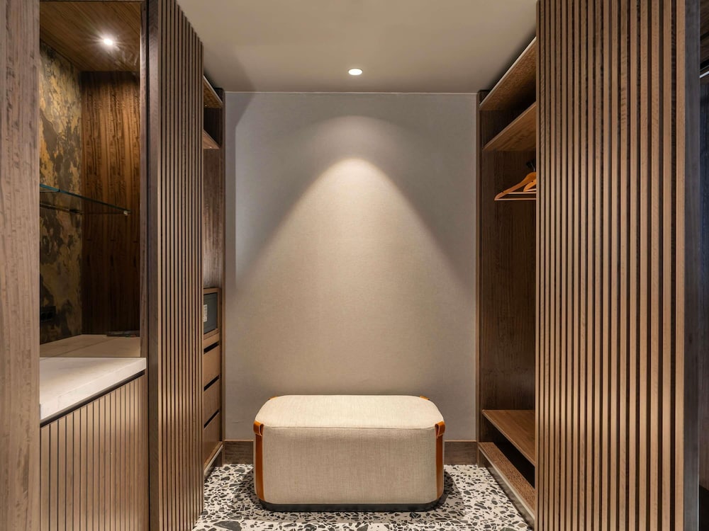 Mövenpick Hotel Istanbul Marmara Sea — Hotel rooms in Istanbul, Istanbul