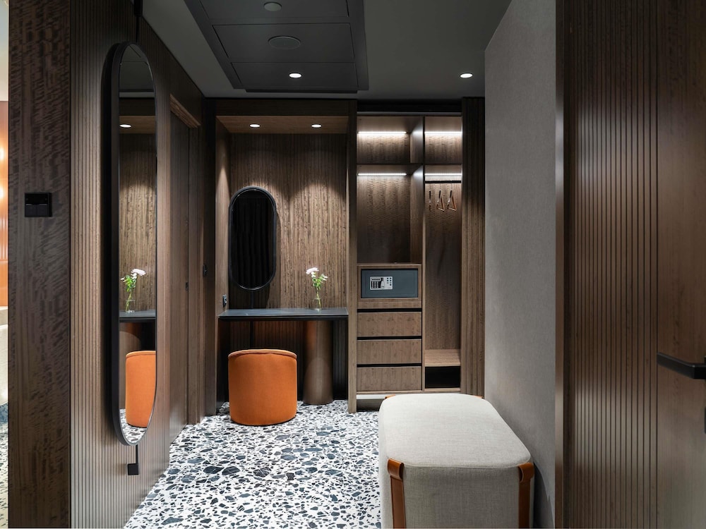 Mövenpick Hotel Istanbul Marmara Sea — Hotel rooms in Istanbul, Istanbul