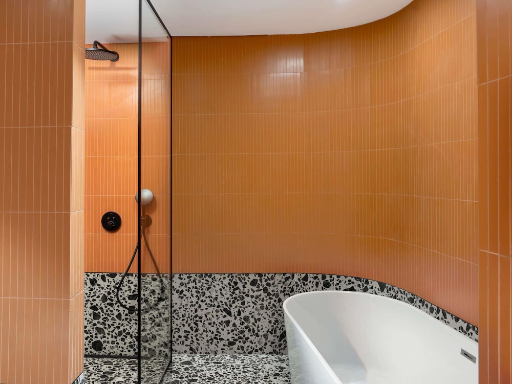 Mövenpick Hotel Istanbul Marmara Sea — Hotel rooms in Istanbul, Istanbul