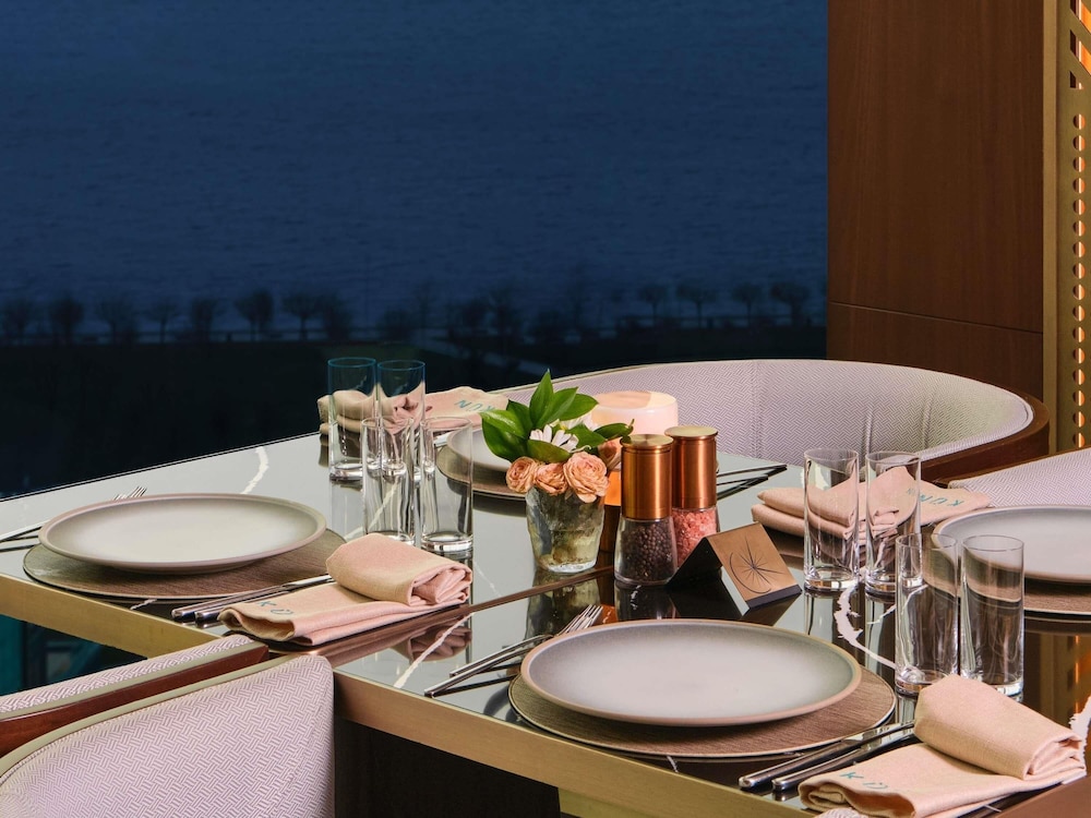 Mövenpick Hotel Istanbul Marmara Sea — Restaurant & bars in Istanbul, Istanbul