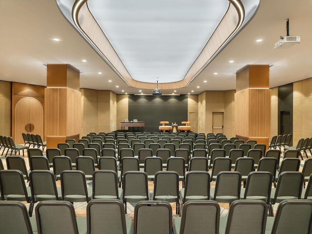 Mövenpick Hotel Istanbul Marmara Sea — Hotel building in Istanbul, Istanbul
