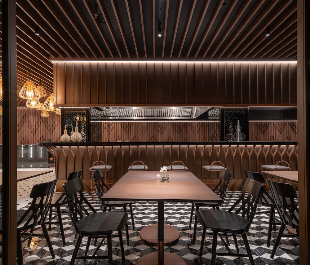 Maison Hotel Bangkok — Restaurant & bars in Bangkok, Bangkok