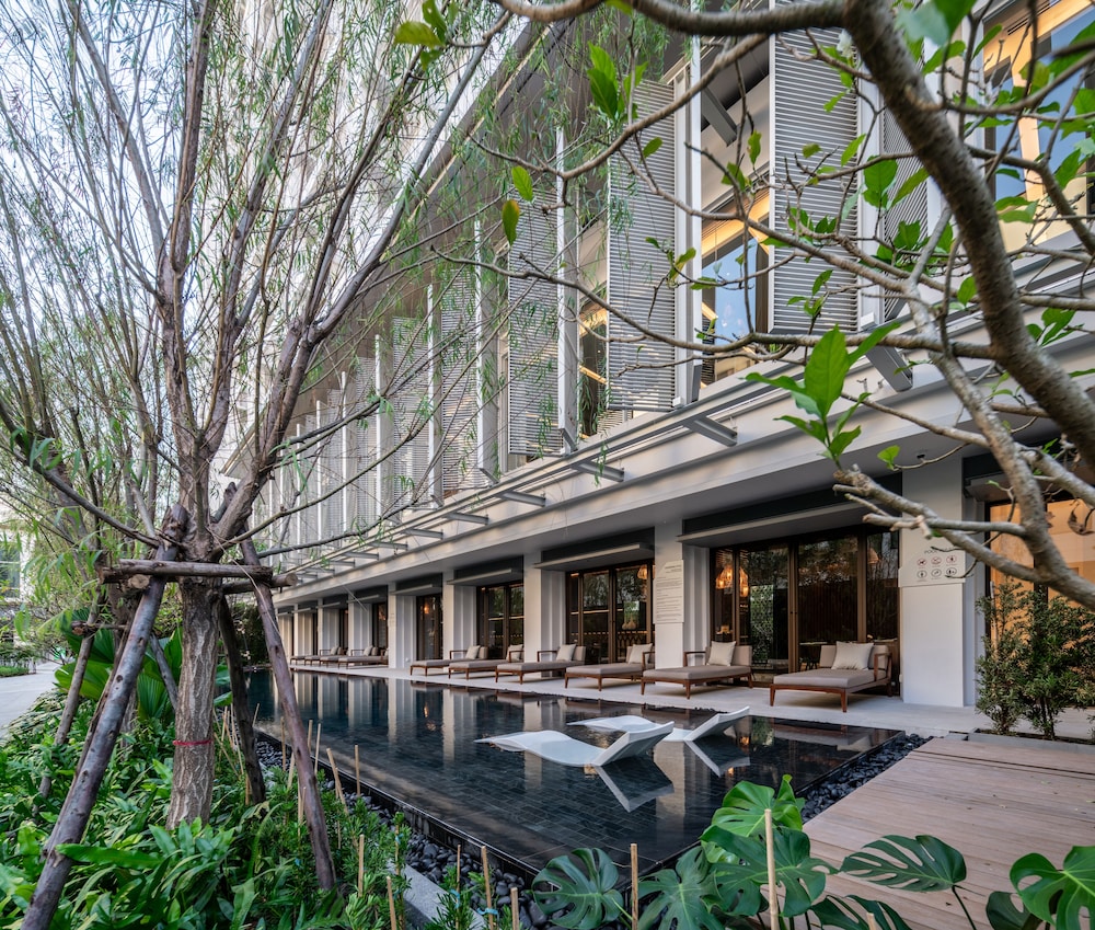 Maison Hotel Bangkok — Swimming pool in Bangkok, Bangkok