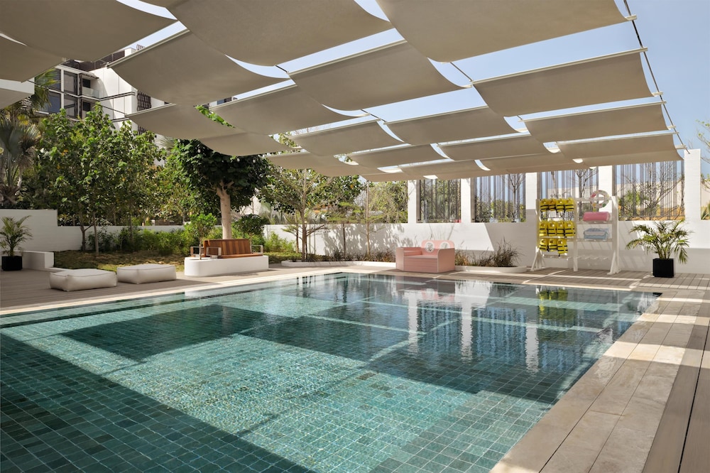 Banyan Tree Dubai at Bluewaters — Swimming pool in Dubai